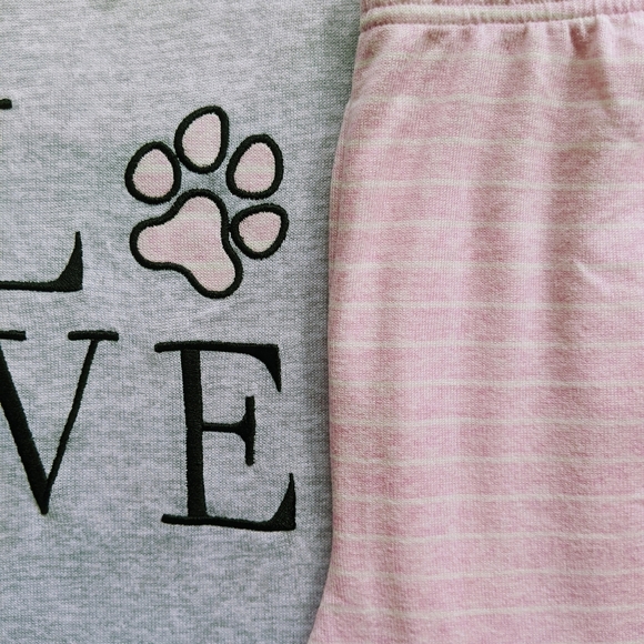 Laura Ashley PJ Set Short Sleeve Tee Shorts Embroidered Love Paw Grey Pink L NWT - Picture 9 of 11